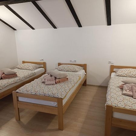 Naid Apartmani Kulen Vakuf Extérieur photo