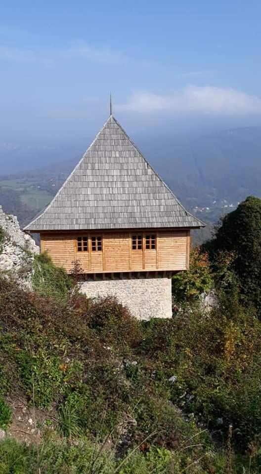 Naid Apartmani Kulen Vakuf Extérieur photo