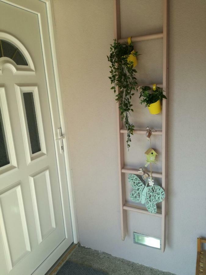 Naid Apartmani Kulen Vakuf Extérieur photo